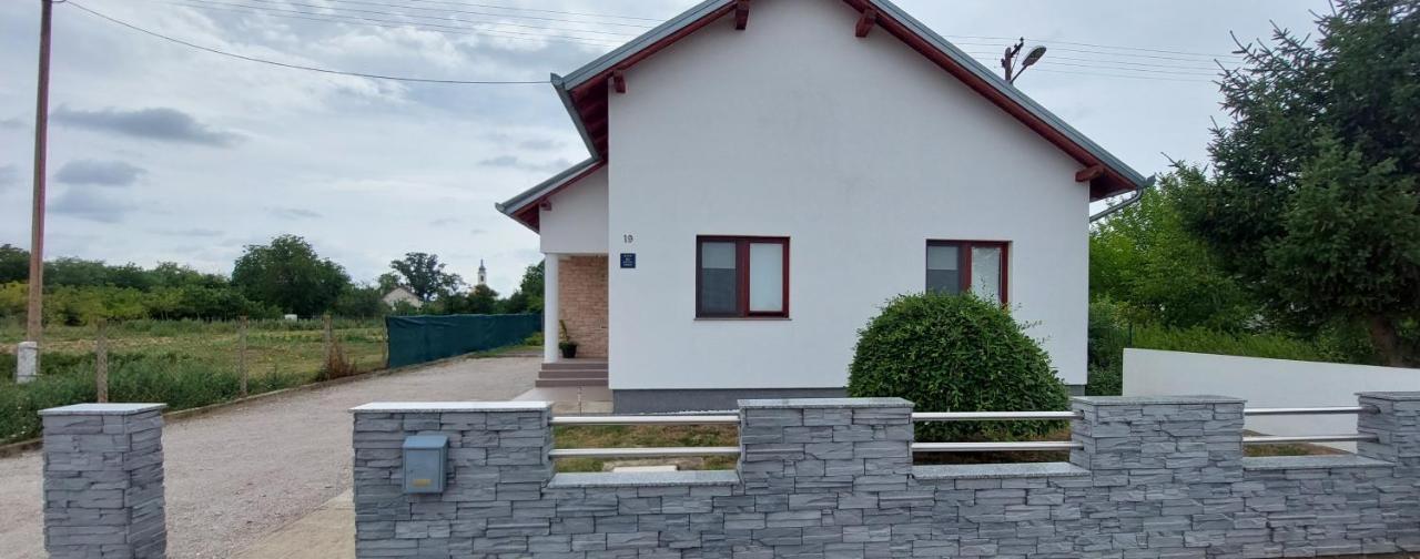 Вилла Kuca Za Odmor Domus Alba Branjin Vrh Экстерьер фото